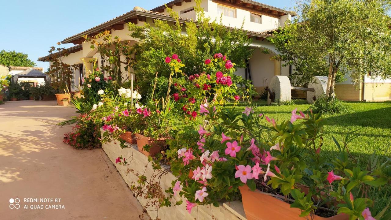 I Giganti Bed & Breakfast Riola Sardo Ngoại thất bức ảnh